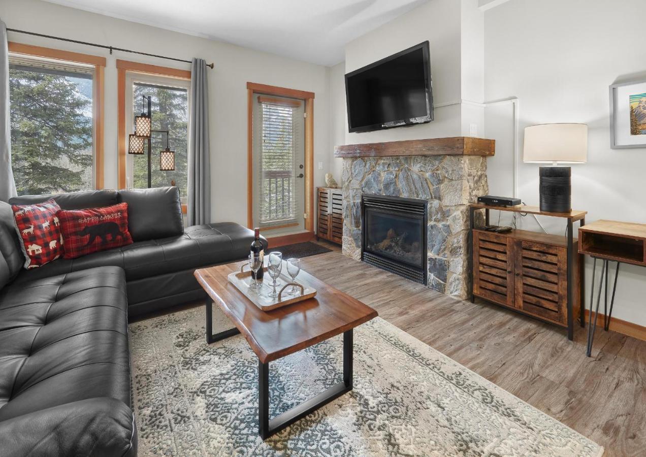 Newly Renovated Grizzly Lodge, Spacious 3Br 2Ba With Open Pool, Hot Tub Canmore Exterior photo