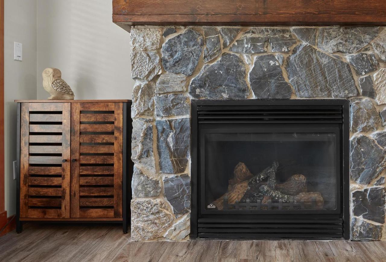 Newly Renovated Grizzly Lodge, Spacious 3Br 2Ba With Open Pool, Hot Tub Canmore Exterior photo