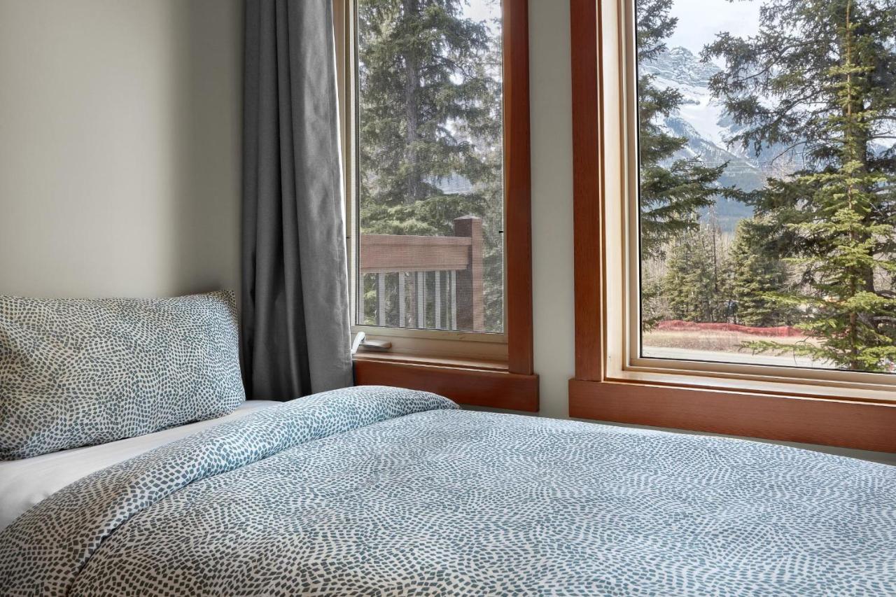 Newly Renovated Grizzly Lodge, Spacious 3Br 2Ba With Open Pool, Hot Tub Canmore Exterior photo